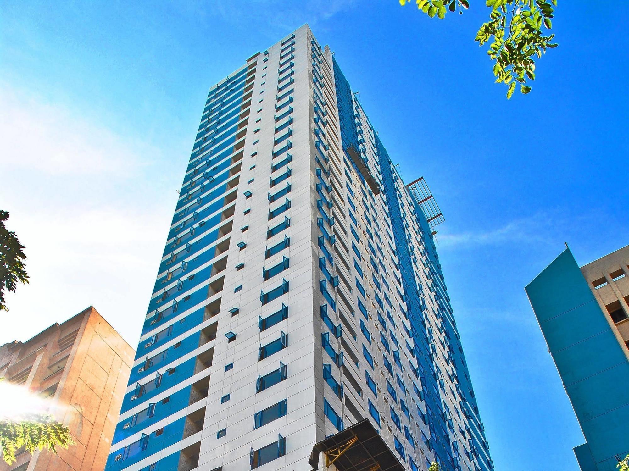 One Pacific Place Serviced Residences Makati City Buitenkant foto